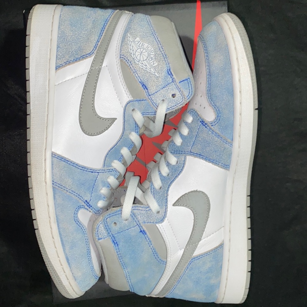 Jordan 1 Hyper Royal Size 12